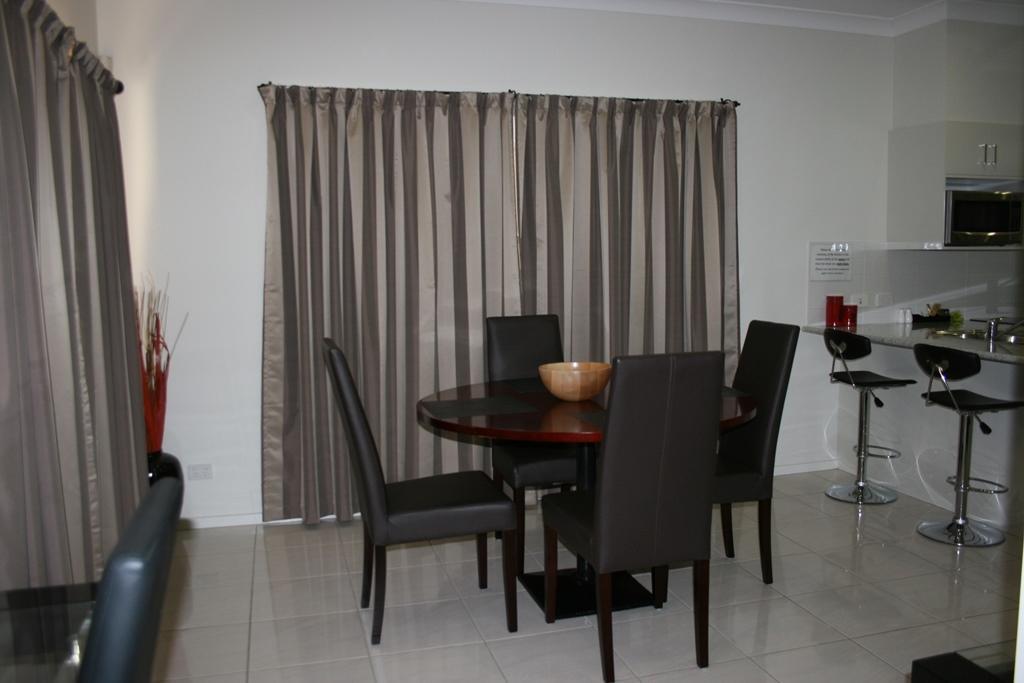 Noah'S Mid City Motor Inn Muswellbrook Bilik gambar